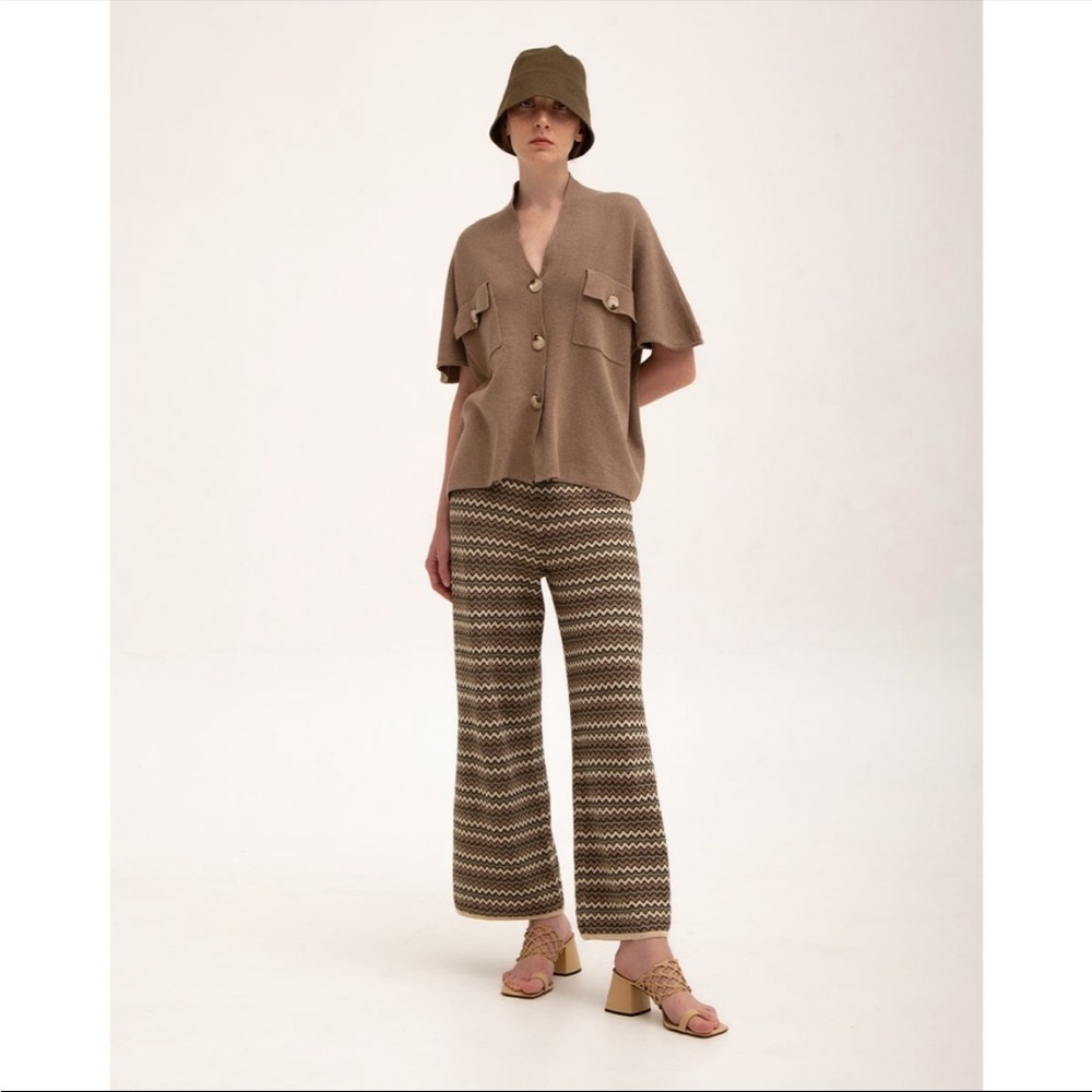 DUMA OFFICIAL Valli Top in Taupe